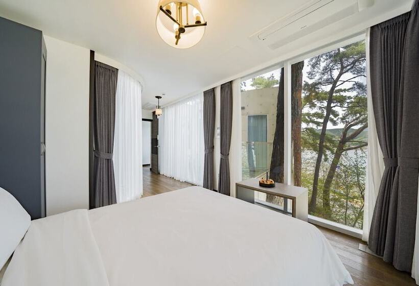 호텔 Goseong Hansan Marina Resort