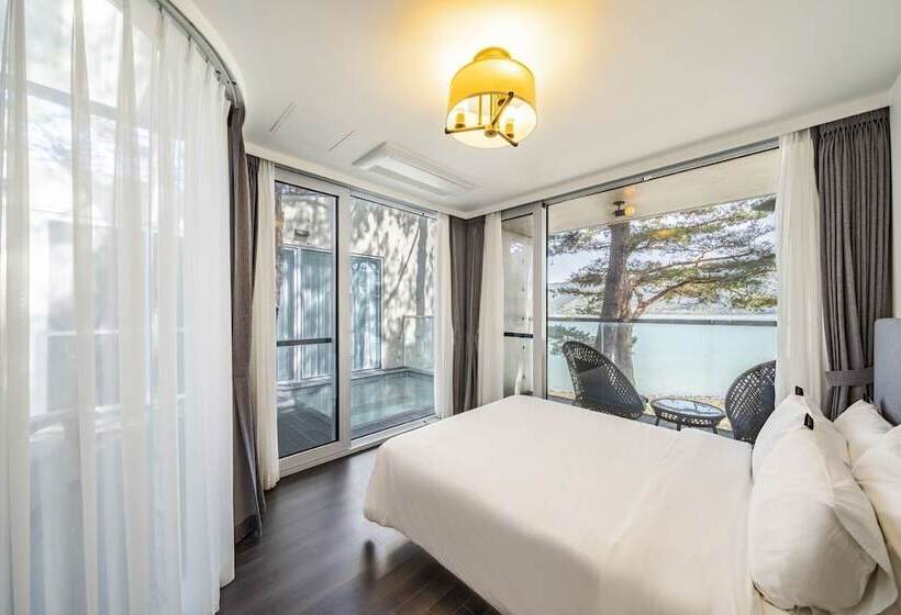 호텔 Goseong Hansan Marina Resort