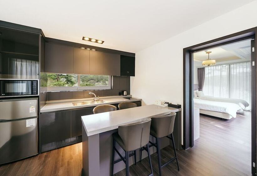 호텔 Goseong Hansan Marina Resort