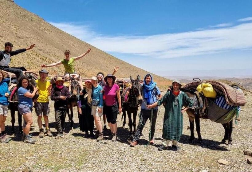 호텔 Gîte D étape Tamaloute