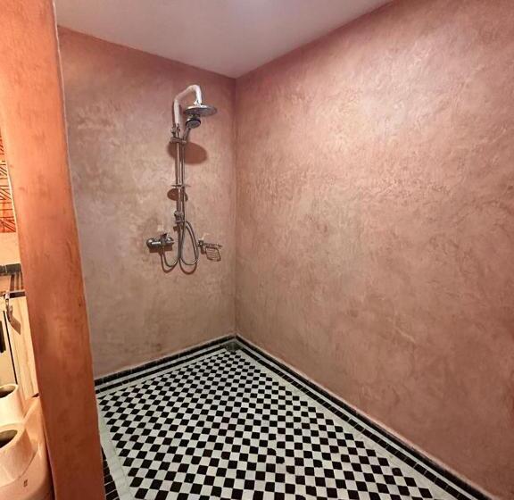 호텔 Gîte D étape Tamaloute