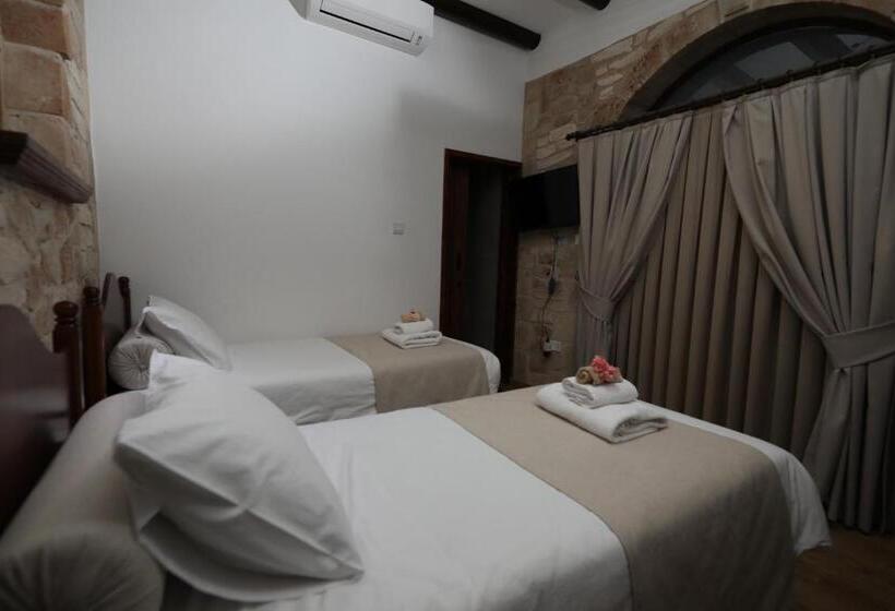 בית מלון כפרי Hanna Koumi Boutique