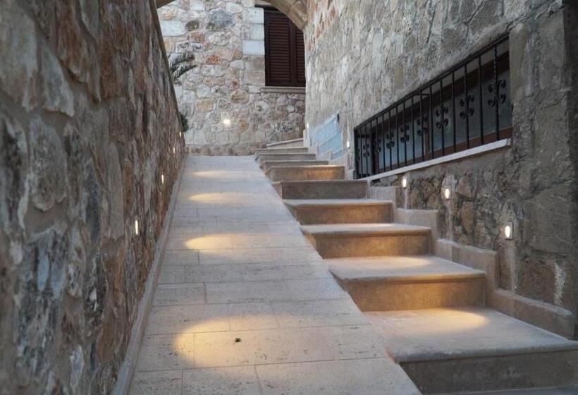 בית מלון כפרי Hanna Koumi Boutique