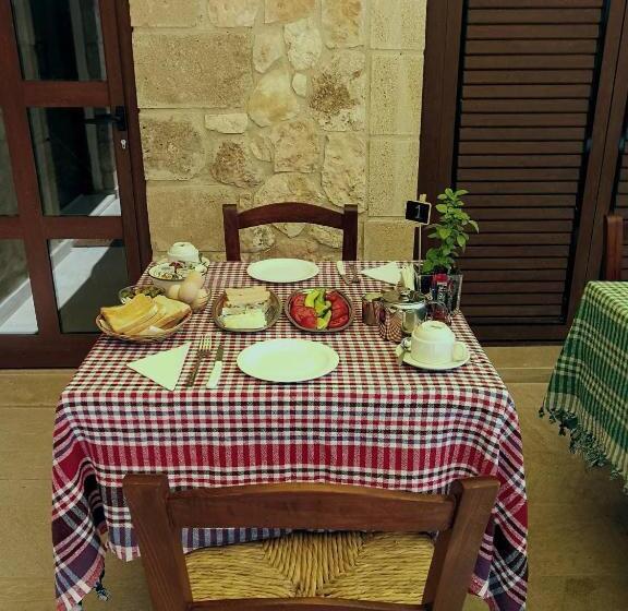 בית מלון כפרי Hanna Koumi Boutique