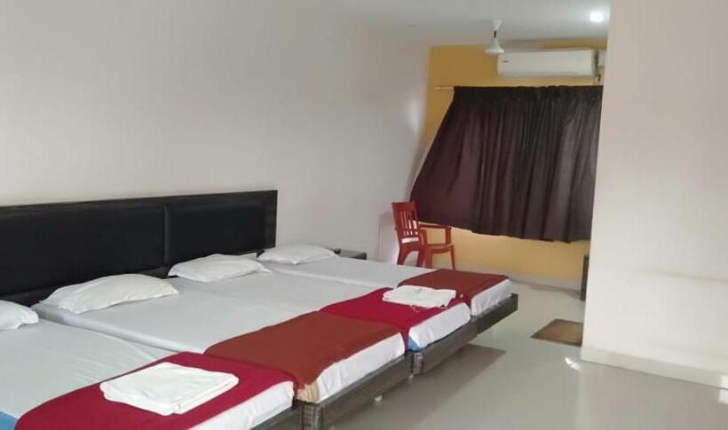 فندق Iroomz Hoysala Residency