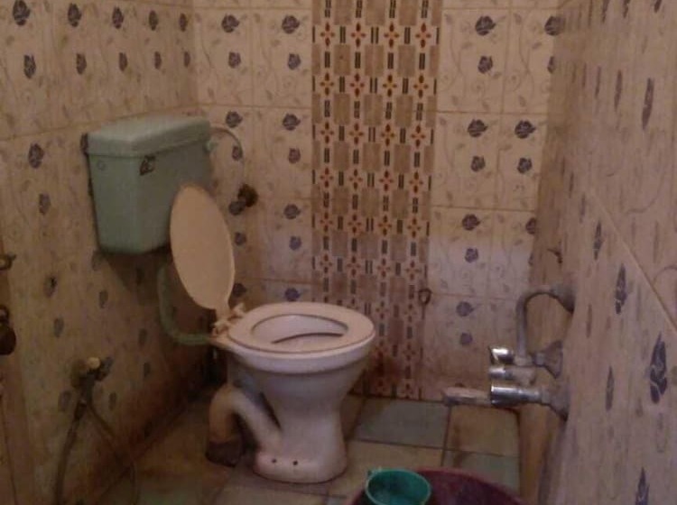 فندق Iroomz Pranathi Comforts