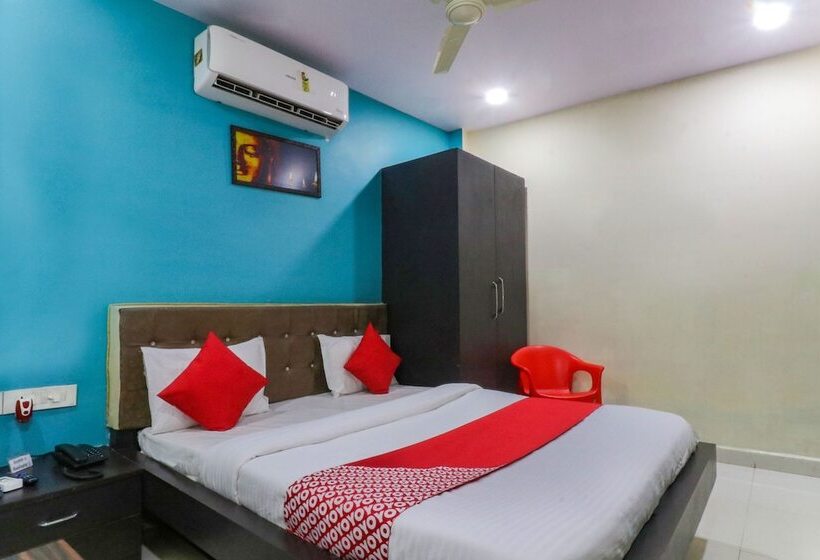 בית מלון כפרי J J Residency By Oyo Rooms