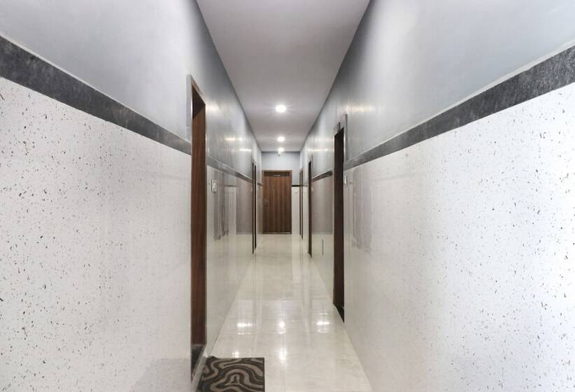 בית מלון כפרי J J Residency By Oyo Rooms