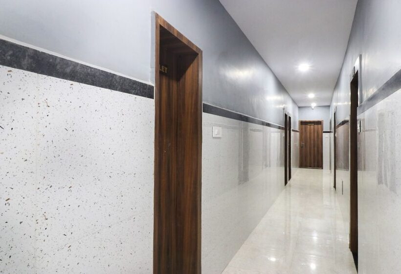 בית מלון כפרי J J Residency By Oyo Rooms