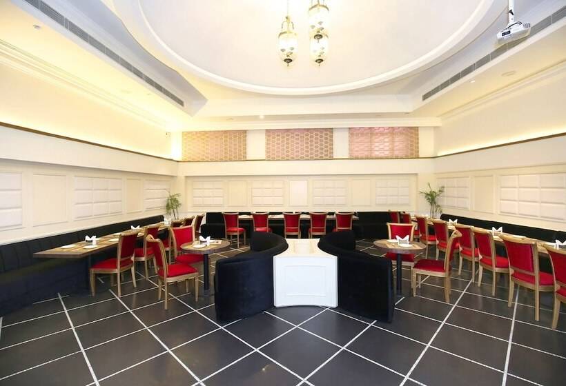 호텔 Jane Royale By Oyo Rooms