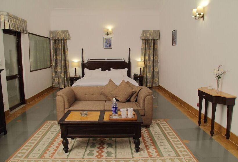 فندق Jhadol Safari Resort