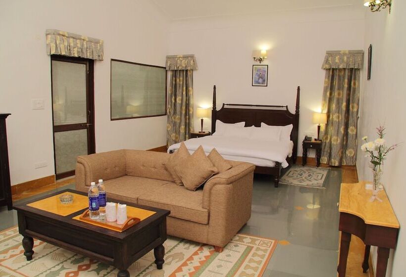 فندق Jhadol Safari Resort