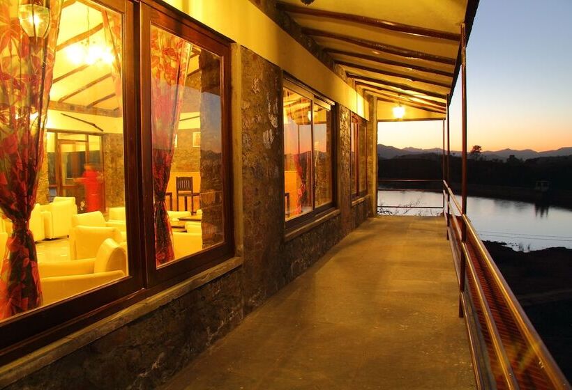 فندق Jhadol Safari Resort