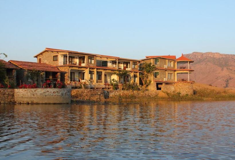 فندق Jhadol Safari Resort