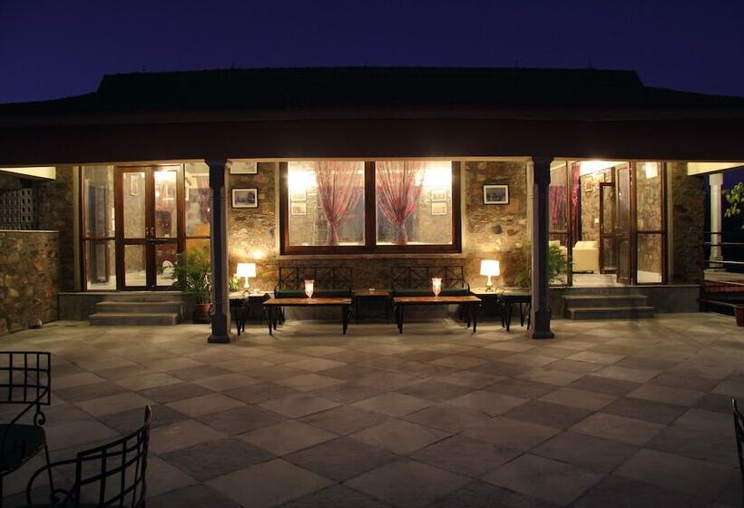 فندق Jhadol Safari Resort