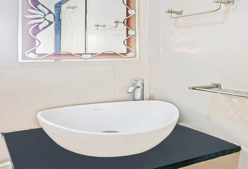 فندق Kartik By Oyo Rooms