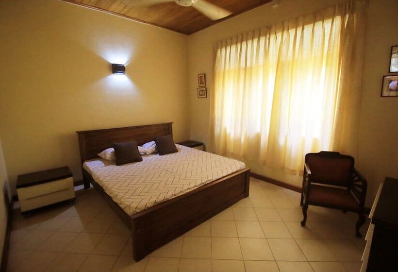 ホテル Lake Garden Villa   Kelaniya