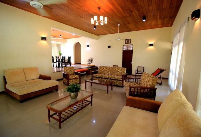 ホテル Lake Garden Villa   Kelaniya