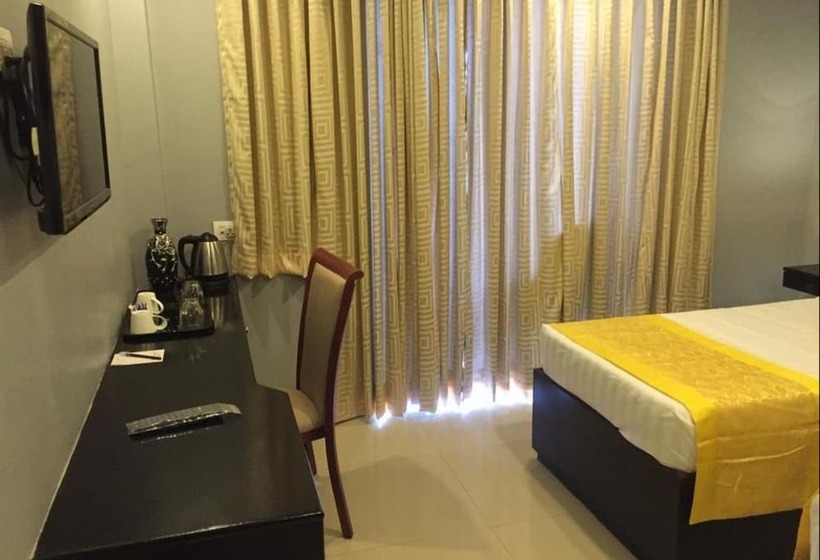 בית מלון כפרי Le Raj Courtyard