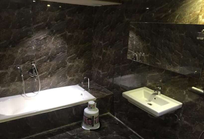 בית מלון כפרי Le Raj Courtyard