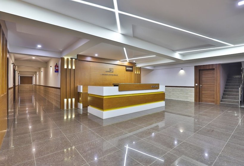 فندق Capital O 29562  Luxura