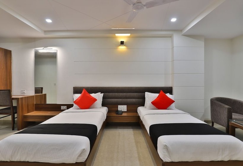 فندق Capital O 29562  Luxura