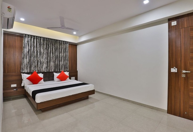 فندق Capital O 29562  Luxura