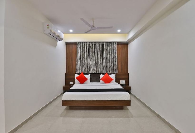 فندق Capital O 29562  Luxura