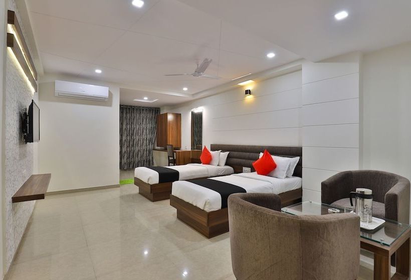 فندق Capital O 29562  Luxura