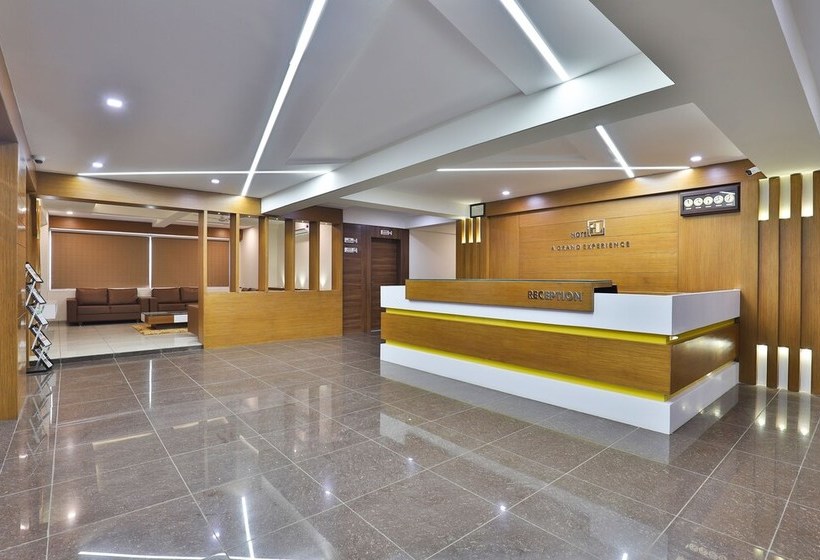 فندق Capital O 29562  Luxura