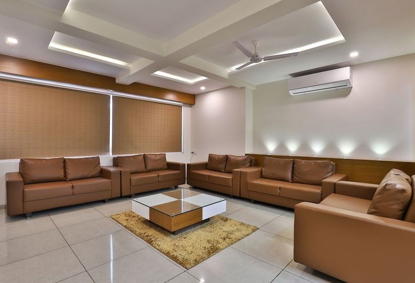 فندق Capital O 29562  Luxura