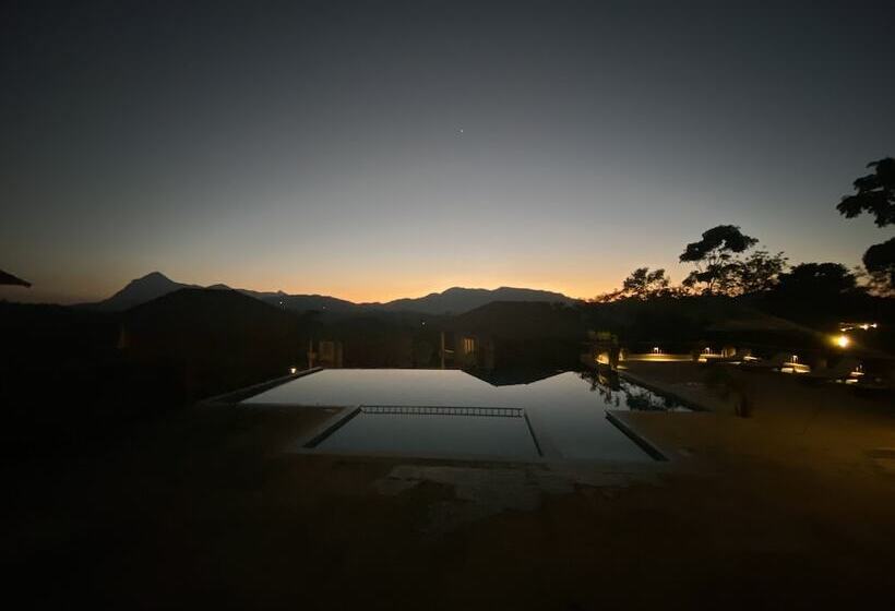 فندق Machaan Plantation Resorts Sakleshpur