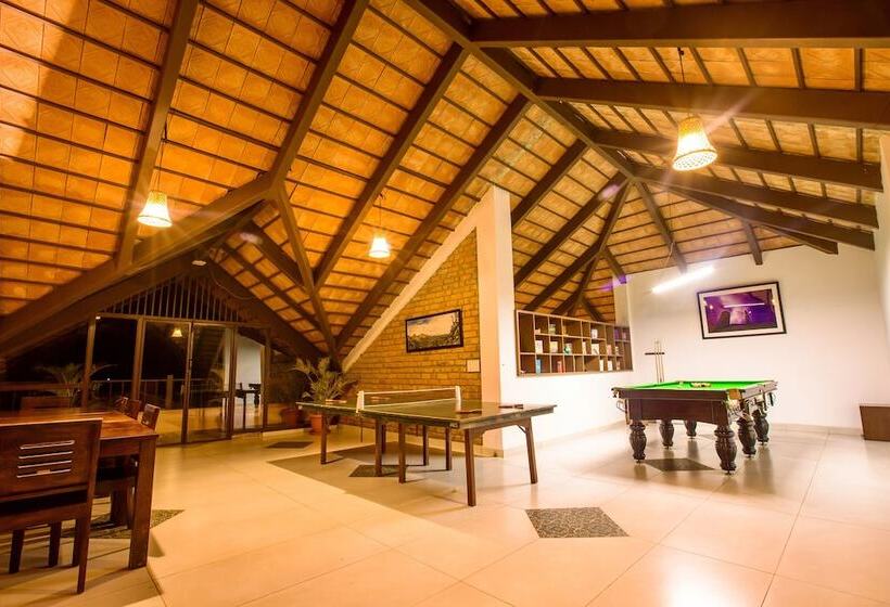 فندق Machaan Plantation Resorts Sakleshpur