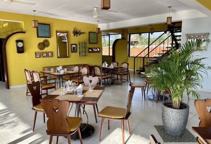 Отель Machaan Plantation Resorts Sakleshpur