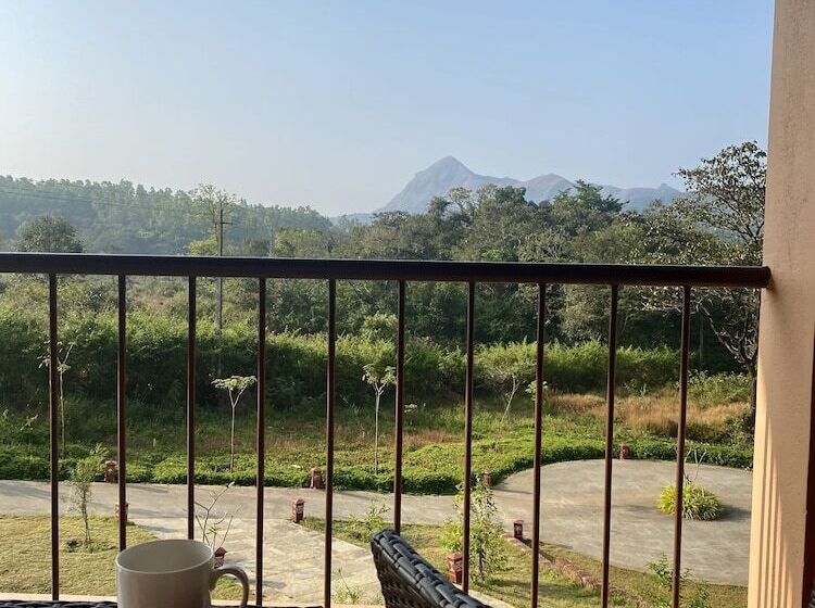 Отель Machaan Plantation Resorts Sakleshpur