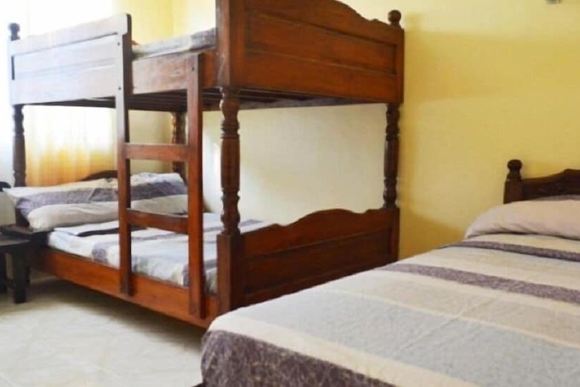 호텔 Majestic Mt Pinatubo Tour And Homestay