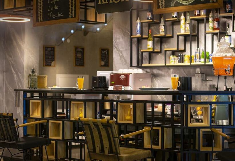 هتل Marinn Deluxe