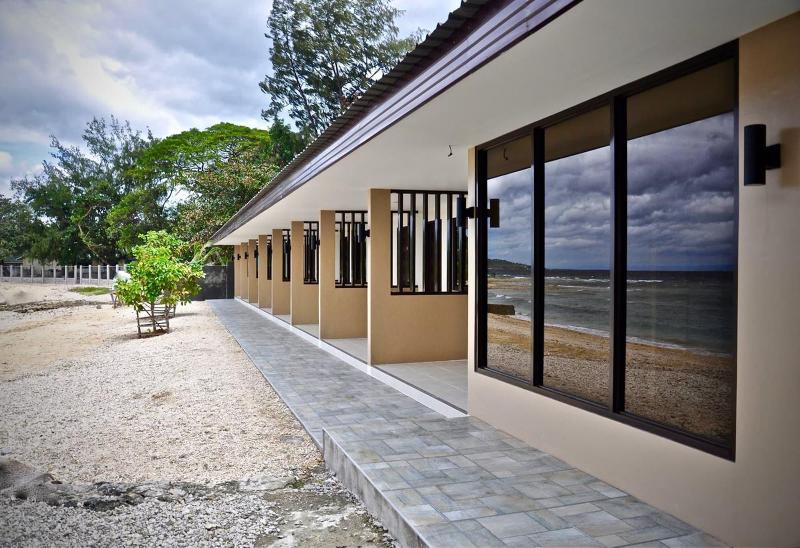 酒店 Matutinao Beach