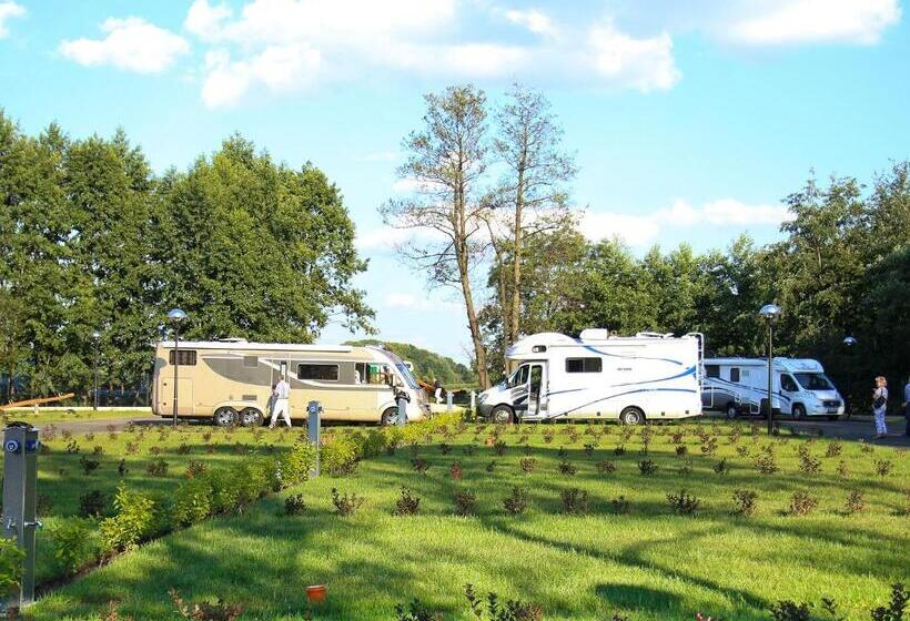 Отель Molo Resort