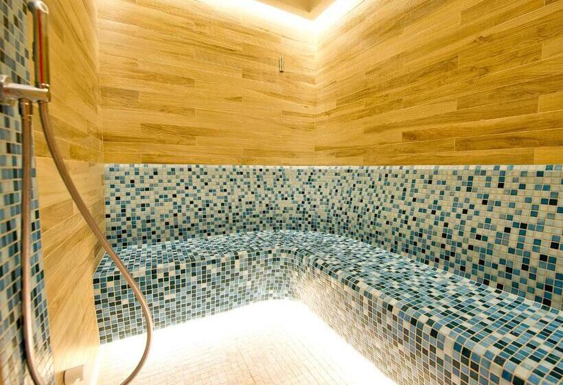 Отель Molo Resort