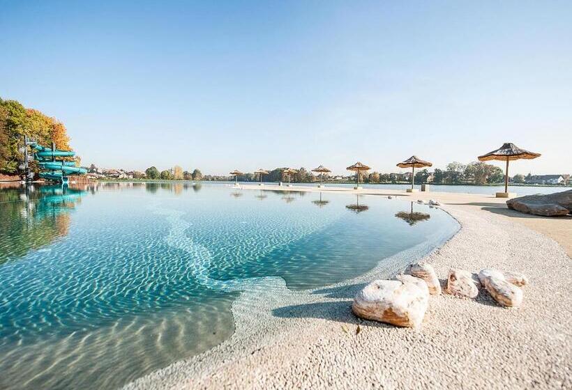 Отель Molo Resort