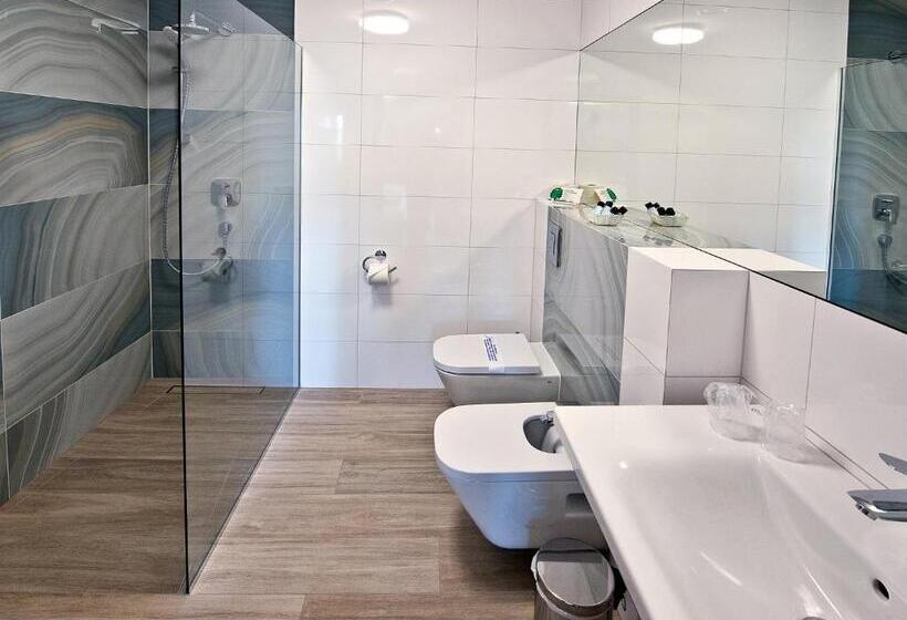 Отель Molo Resort