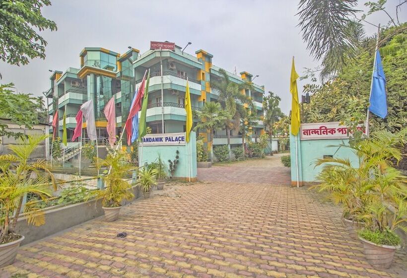 ホテル Nandanik Palace By Oyo Rooms