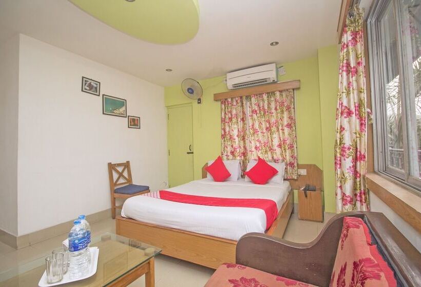 فندق Nandanik Palace By Oyo Rooms