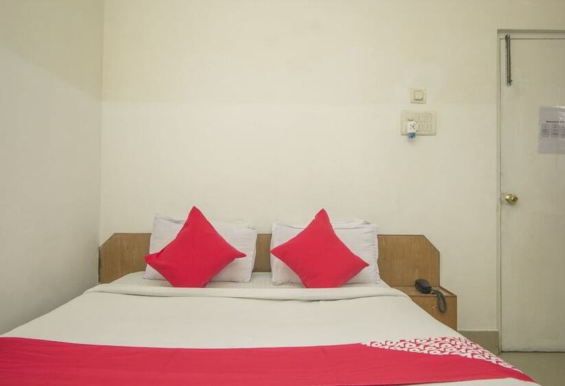 فندق Nandanik Palace By Oyo Rooms