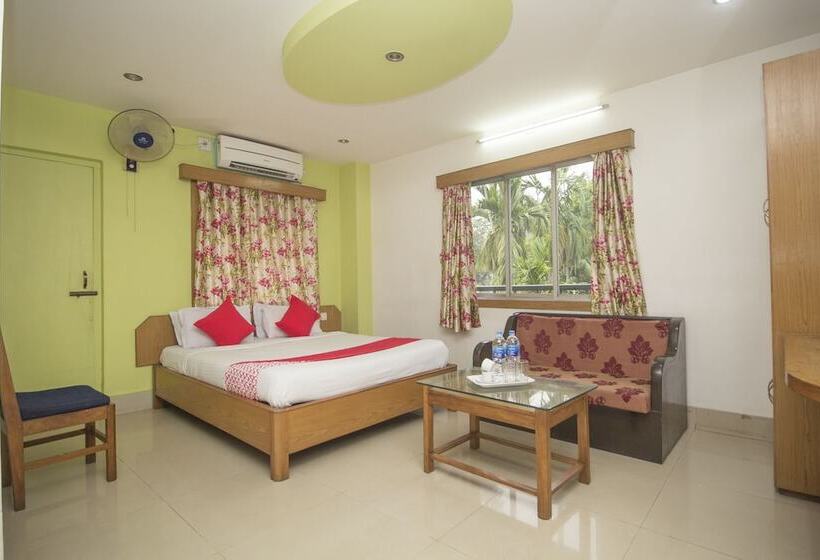 فندق Nandanik Palace By Oyo Rooms