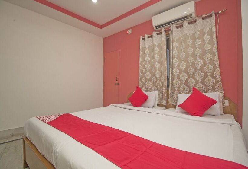 فندق Nandanik Palace By Oyo Rooms