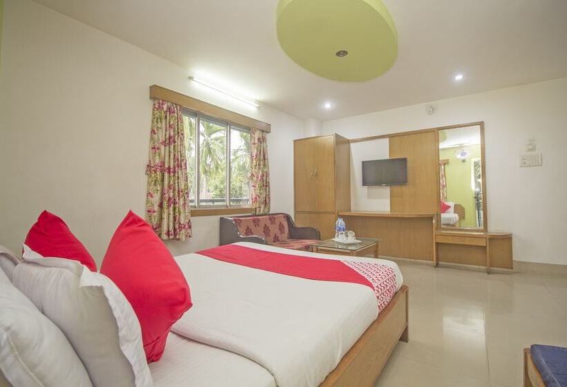 فندق Nandanik Palace By Oyo Rooms