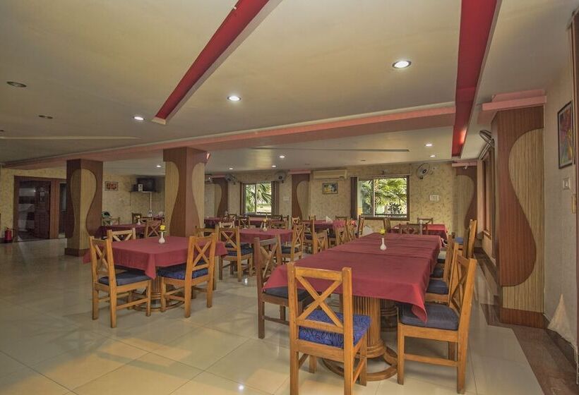 ホテル Nandanik Palace By Oyo Rooms