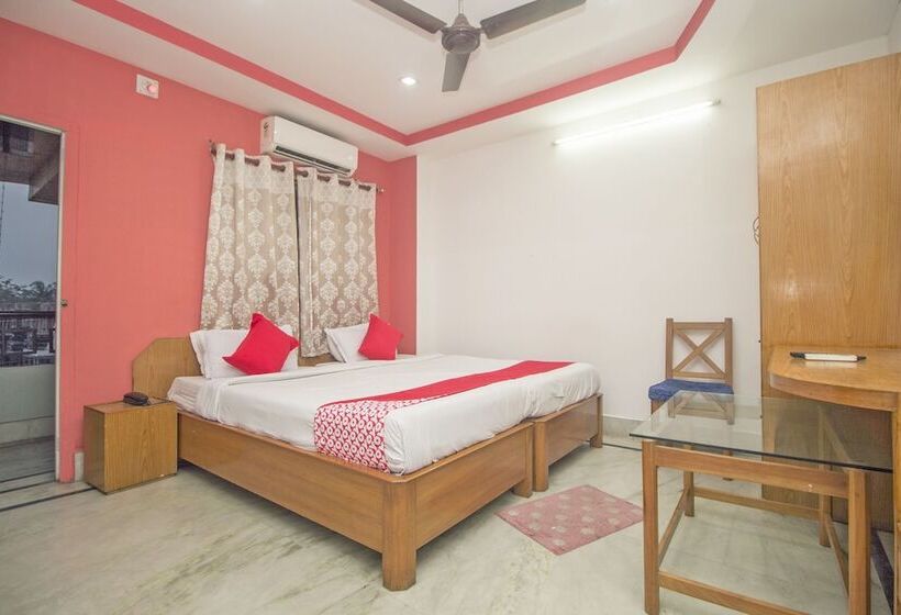 فندق Nandanik Palace By Oyo Rooms